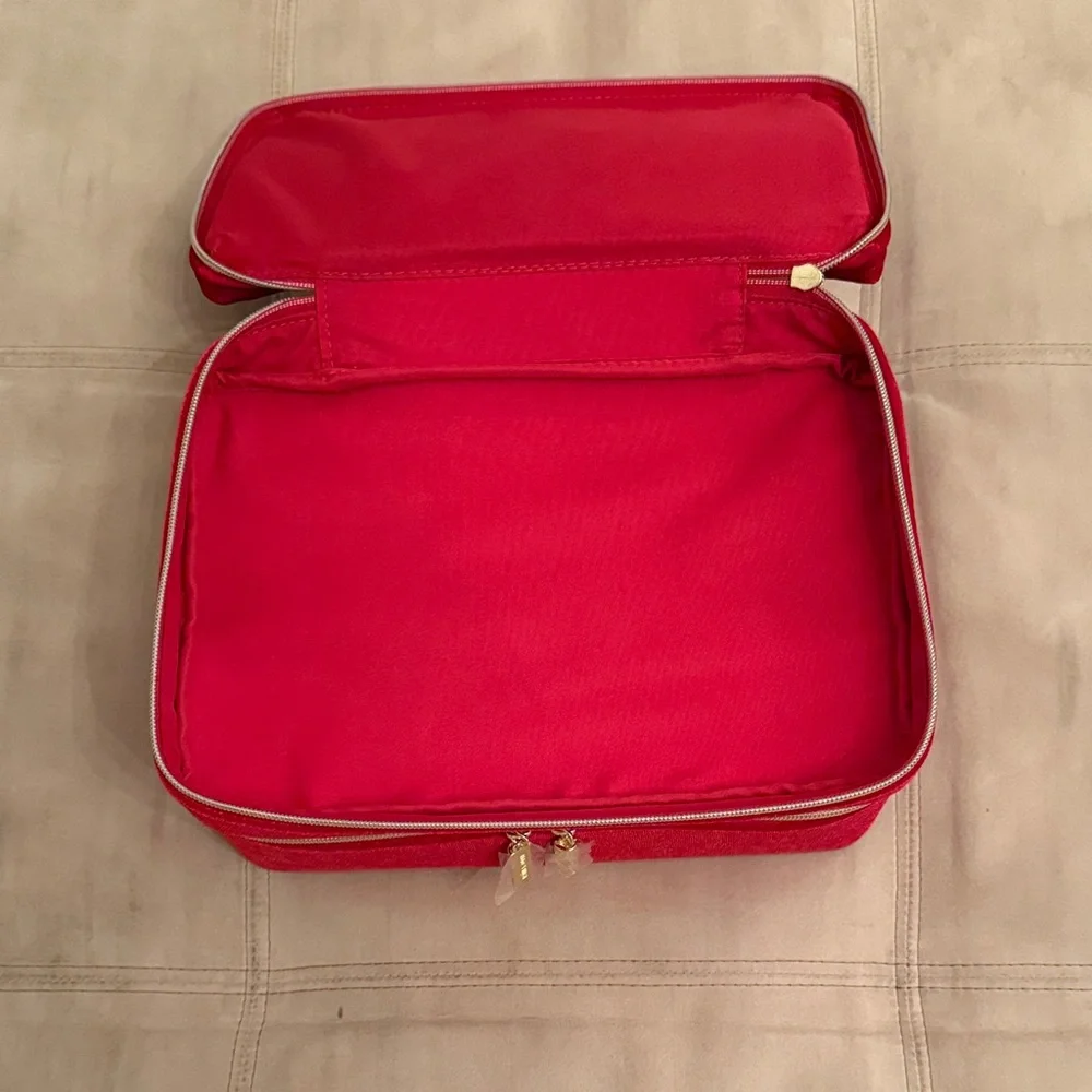 Estee’ Lauder Red Velvet Makeup Box with Bow, two compartments